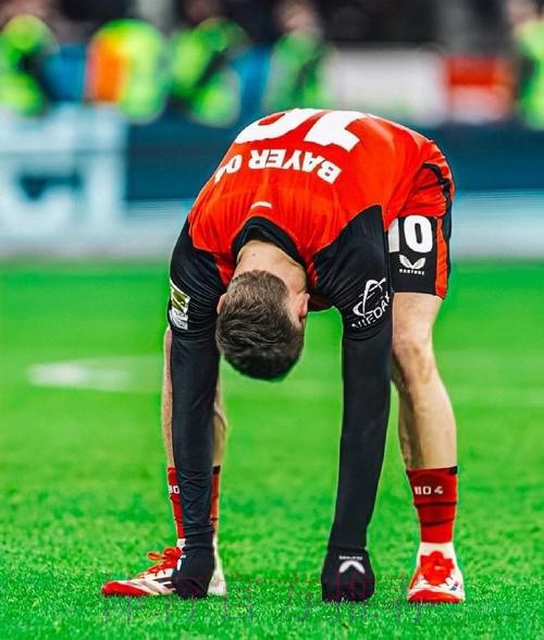 克罗斯:去美国踢球不在我的选择 很看好维尔茨 克罗斯:去美国踢球不在我的选择 很看好维尔茨